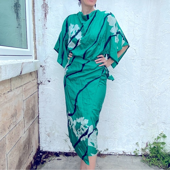 Junko Koshino Made in Italy Silk Green Two Piece Skirt Blouse Vintage Set!